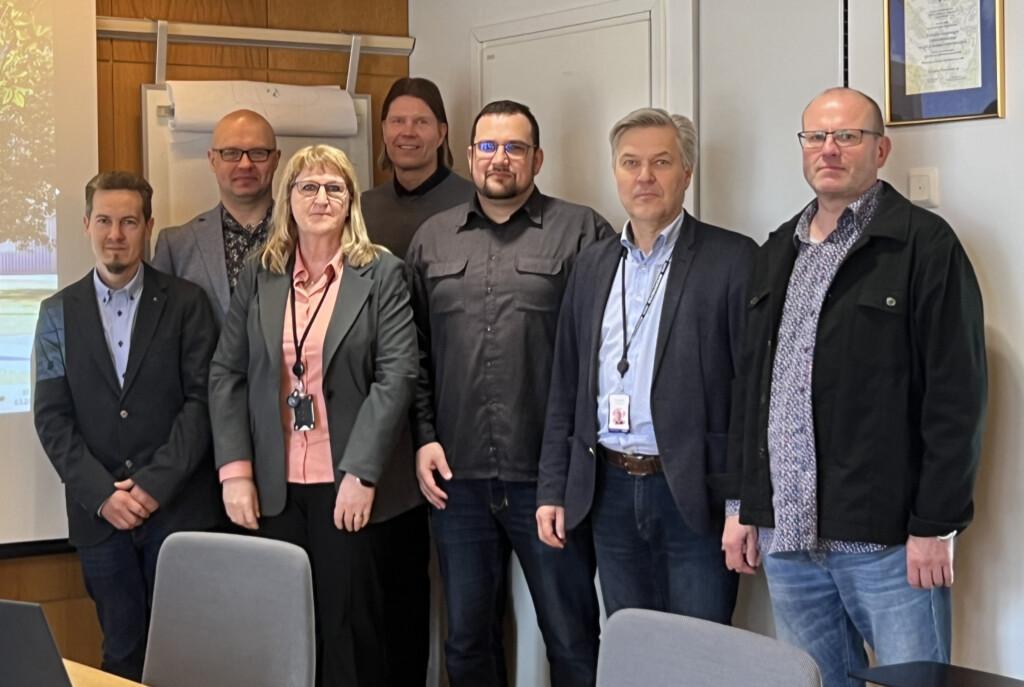 Minna Canth_allekirjoitus Kuopion Tilapalvelut ja Rakennusliike Lapti Oy allekirjoittivat Minna Canthin yläkoulun toteutusvaiheen urakkasopimuksen 8.5.2025.