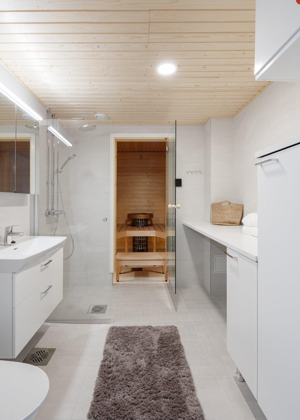 Klara E15 - kylpyhuone ja sauna